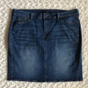 Levi’s Size 16 Denim Jean Skirt Red Tab